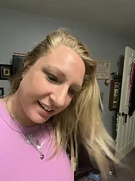 Snapshot of sweetkacibaby chatting on 05/15/26, 03:19 sweetkacibaby online show from 05/15/26, 03:19