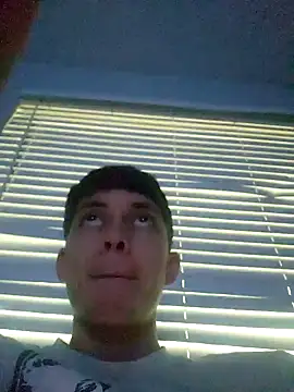 Snapshot of 503splurge chatting on 04/04/26, 12:20 503splurge online show from 04/04/26, 12:20