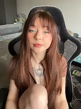 Snapshot of tiny_dreamer chatting on 04/02/26, 09:51 tiny dreamer online show from 04/02/26, 09:51