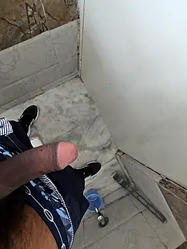 Snapshot of bull_1992 chatting on 03/27/26, 07:47 bull 1992 online show from 03/27/26, 07:47