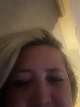 Snapshot of Martinacurvy_ chatting on 03/29/26, 12:43 Martinacurvy online show from 03/29/26, 12:43