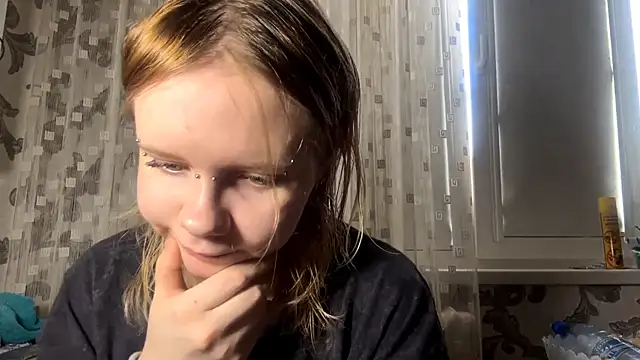 Snapshot of KrystenHoye chatting on 03/27/26, 08:09 KrystenHoye online show from 03/27/26, 08:09