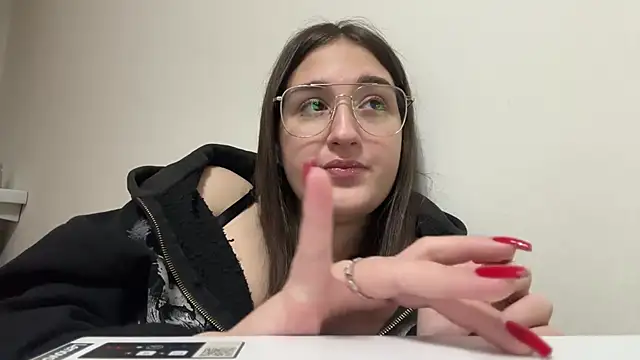 Annnna  online show from 04/19/26, 06:10