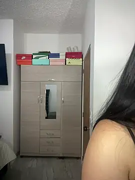 Snapshot of Cami_olarte chatting on 06/19/26, 03:00 Cami olarte online show from 06/19/26, 03:00
