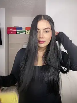 Snapshot of Cami_olarte chatting on 06/21/26, 05:59 Cami olarte online show from 06/21/26, 05:59