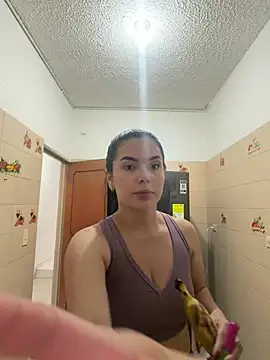 Snapshot of Cami_olarte chatting on 07/12/26, 08:11 Cami olarte online show from 07/12/26, 08:11