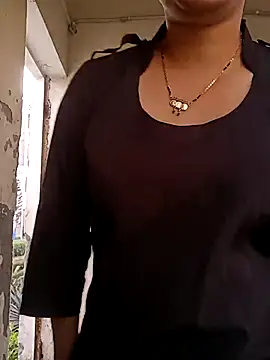 Snapshot of Raanieoy012 chatting on 04/01/26, 01:50 Raanieoy012 online show from 04/01/26, 01:50