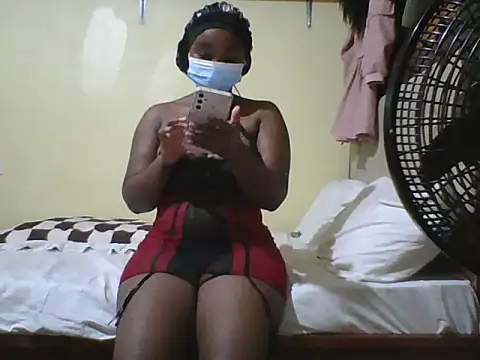 Snapshot of Lynney_ chatting on 03/29/26, 05:24 Lynney online show from 03/29/26, 05:24