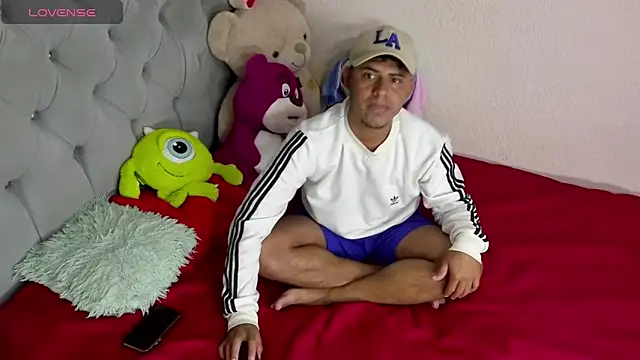 Snapshot of Zaym_Liam chatting on 03/30/26, 10:44 Zaym Liam online show from 03/30/26, 10:44