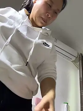 Snapshot of Yunduo-y chatting on 04/02/26, 07:28 Yunduo-y online show from 04/02/26, 07:28