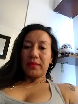 Snapshot of danna_tt chatting on 07/18/26, 09:51 danna tt online show from 07/18/26, 09:51