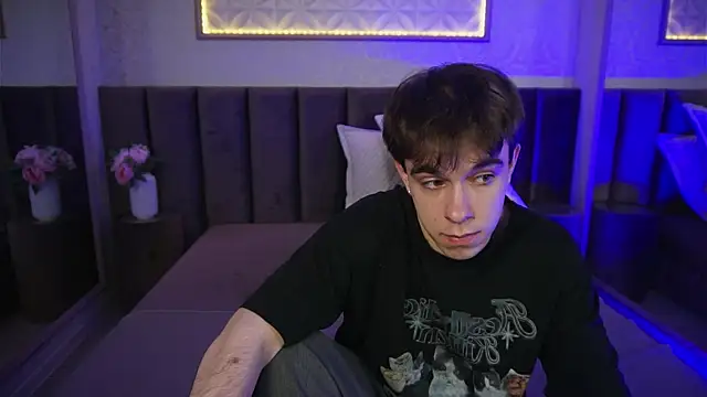 Snapshot of DaveBevy chatting on 04/02/26, 08:23 DaveBevy online show from 04/02/26, 08:23