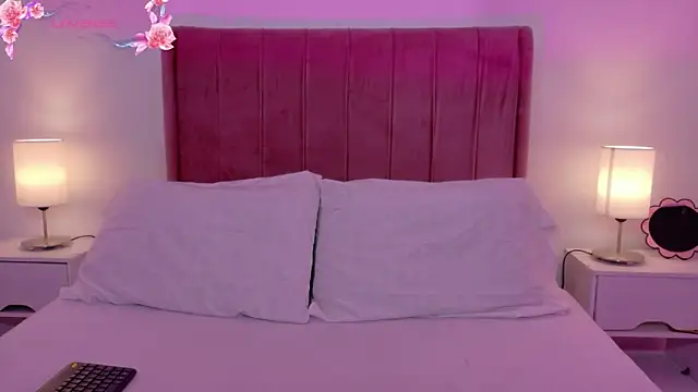 MoollyLove online show from 06/20/26, 11:57