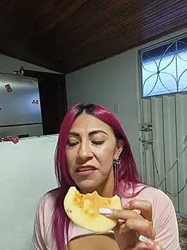 Snapshot of tatianabelli chatting on 07/18/26, 11:08 tatianabelli online show from 07/18/26, 11:08