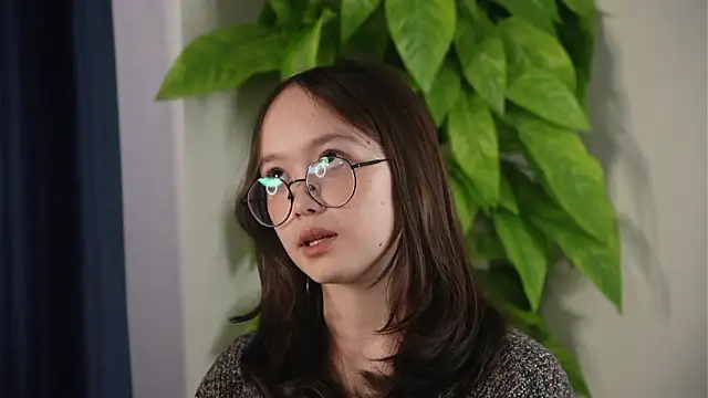 Snapshot of LinnRiechers chatting on 03/27/26, 04:51 LinnRiechers online show from 03/27/26, 04:51