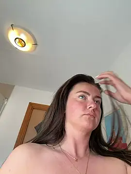 LolaSkyee online show from 05/16/26, 02:38