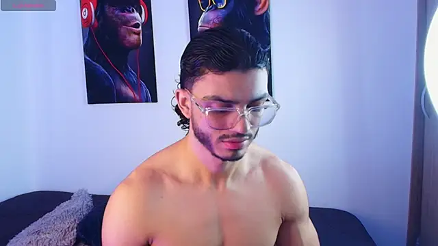 IamAxel03 online show from 05/01/26, 06:23