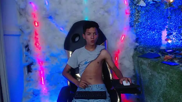 Snapshot of camilo_hott3 chatting on 03/26/26, 09:09 camilo hott3 online show from 03/26/26, 09:09