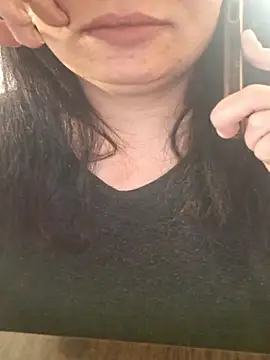 Snapshot of Melodise chatting on 04/07/26, 10:31 Melodise online show from 04/07/26, 10:31