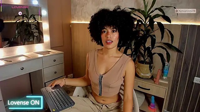 baddie delaylaa online show from 04/18/26, 07:58