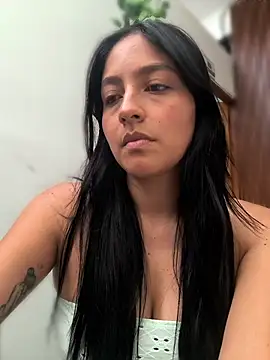 Snapshot of SophiaCastro09_ chatting on 05/20/26, 08:26 SophiaCastro09 online show from 05/20/26, 08:26