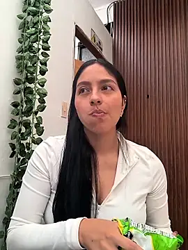 Snapshot of SophiaCastro09_ chatting on 05/22/26, 03:50 SophiaCastro09 online show from 05/22/26, 03:50