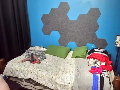 Snapshot of MachoPutito chatting on 12/14/25, 07:25 MachoPutito online show from 12/14/25, 07:25