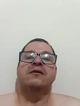 Snapshot of colombiactivo47 chatting on 03/27/26, 02:06 colombiactivo47 online show from 03/27/26, 02:06