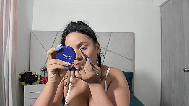 Snapshot of VeraBellucci chatting on 04/07/26, 11:10 VeraBellucci online show from 04/07/26, 11:10