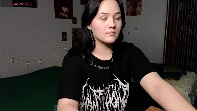 Snapshot of Tori_Sweet chatting on 05/01/26, 02:05 Tori Sweet online show from 05/01/26, 02:05
