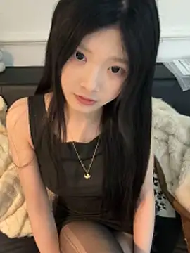 Snapshot of YouMi18 chatting on 04/01/26, 01:41 YouMi18 online show from 04/01/26, 01:41