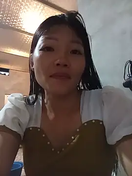 Snapshot of -Quyny- chatting on 06/08/26, 10:48 -Quyny- online show from 06/08/26, 10:48