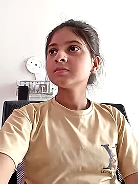 Snapshot of TANU01990 chatting on 03/31/26, 08:37 TANU01990 online show from 03/31/26, 08:37