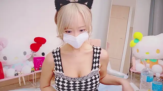 Snapshot of baby__cherry__ chatting on 05/06/26, 12:10 baby cherry online show from 05/06/26, 12:10