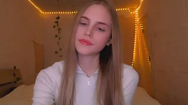 Snapshot of EveCoutch chatting on 03/27/26, 04:29 EveCoutch online show from 03/27/26, 04:29