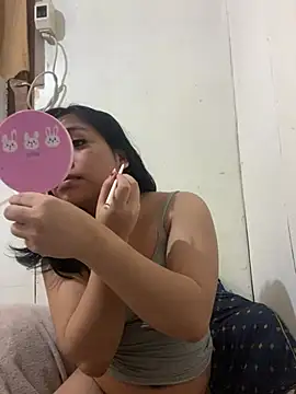 Snapshot of lulueraxxxx chatting on 05/08/26, 03:06 lulueraxxxx online show from 05/08/26, 03:06