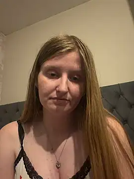 Snapshot of shannonlouisex chatting on 03/29/26, 06:30 shannonlouisex online show from 03/29/26, 06:30