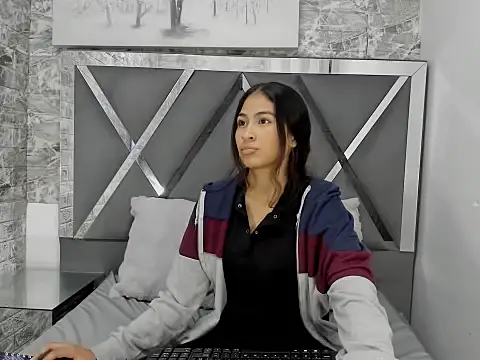 Snapshot of AlondraHYH chatting on 04/03/26, 07:01 AlondraHYH online show from 04/03/26, 07:01