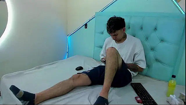 Snapshot of Max_sstteel chatting on 04/02/26, 12:58 Max sstteel online show from 04/02/26, 12:58