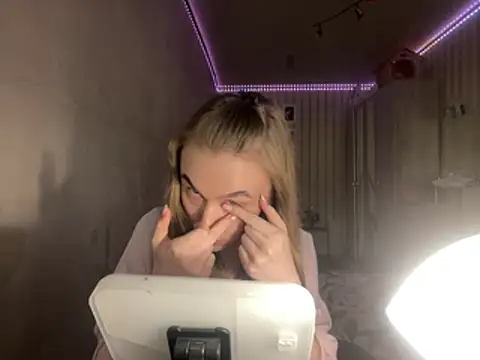 melissashineeee online show from 04/28/26, 09:58