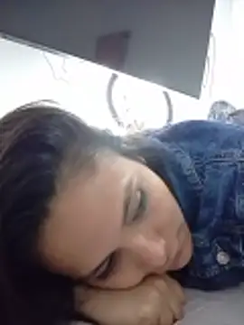 Snapshot of scarletmouse chatting on 03/30/26, 01:23 scarletmouse online show from 03/30/26, 01:23