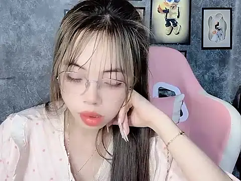 Snapshot of Bella167 chatting on 03/29/26, 08:31 Bella167 online show from 03/29/26, 08:31