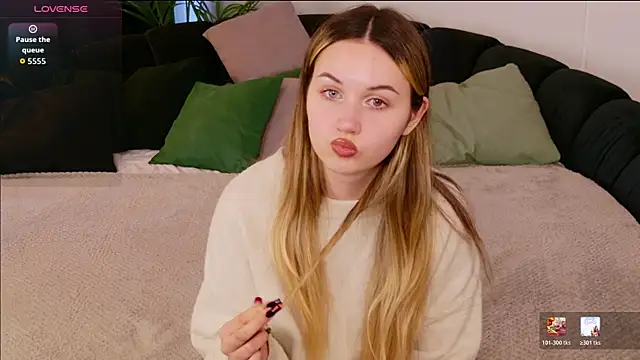 Lilly Eyes online show from 04/20/26, 12:08