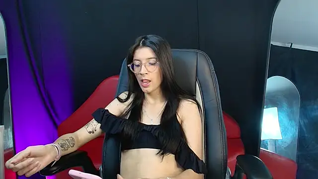 Snapshot of jazminswee chatting on 04/30/26, 09:52 jazminswee online show from 04/30/26, 09:52