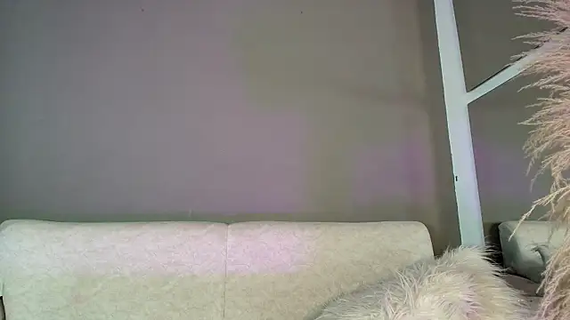 Zoee 8 online show from 06/19/26, 06:45