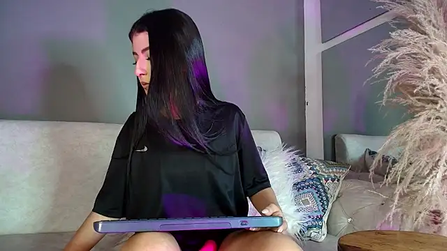 Zoee 8 online show from 07/02/26, 11:33
