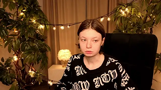 Snapshot of SusanPhelps chatting on 04/04/26, 02:03 SusanPhelps online show from 04/04/26, 02:03