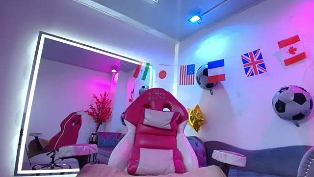 Snapshot of Palmer_foxx chatting on 07/07/26, 06:47 Palmer foxx online show from 07/07/26, 06:47