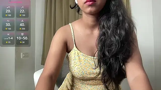 Snapshot of Gorgeous_Sarahh chatting on 05/16/26, 09:35 Gorgeous Sarahh online show from 05/16/26, 09:35