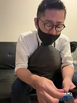 Snapshot of RYUICHI_1919 chatting on 05/28/26, 10:45 RYUICHI 1919 online show from 05/28/26, 10:45